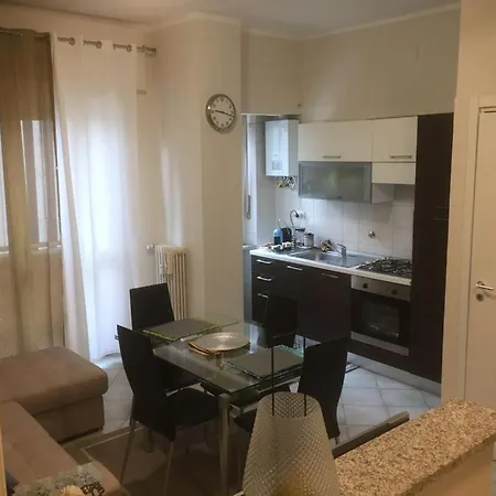 Appartamento Santa Rita Corso Cosenza 1 Minuto Inalpi Arena Concerti Ex Palaalpitour 8 Min Dal Centro 7 Min Ospedale Molinette 6 Min Politecnico Parcheggio Libero Gratuito *