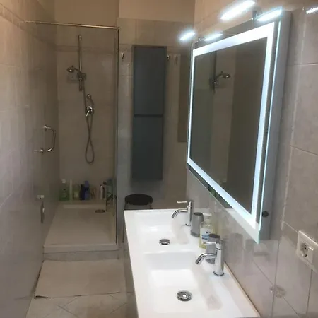 Santa Rita Corso Cosenza 1 Minuto Inalpi Arena Concerti Ex Palaalpitour 8 Min Dal Centro 7 Min Ospedale Molinette 6 Min Politecnico Parcheggio Libero Gratuito Appartamento